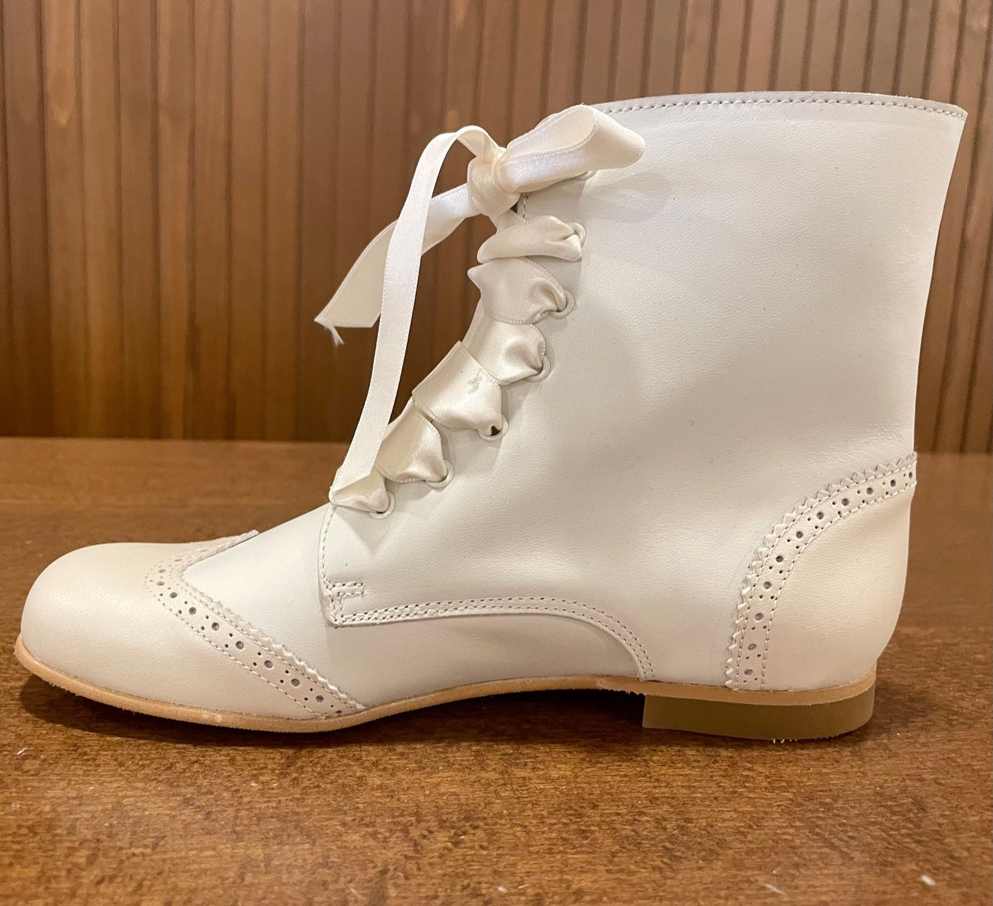 Bota Pascuala Piel Nacarada 31-40